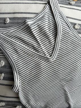 Old Navy Black and White Striped Ribbed V-Neck Tank Top